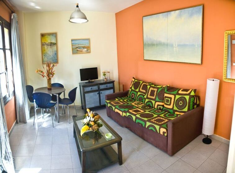 آپارتمان 1 خوابه, Apartamentos Larga 70