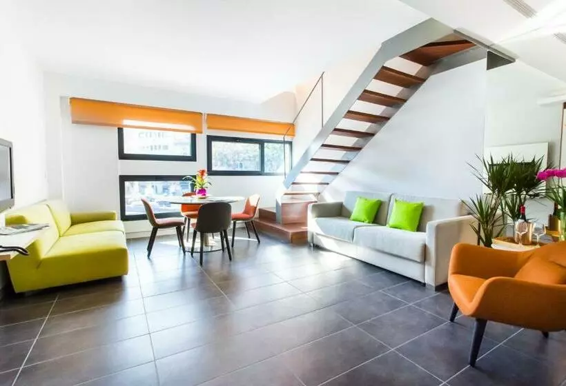 , Cosmo Apartments Sants