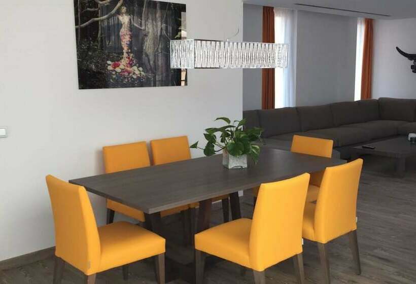 Пентхаус, Cosmo Apartments Sants