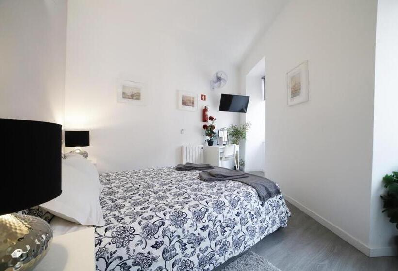 اتاق استاندارد, Guest House Triunfo