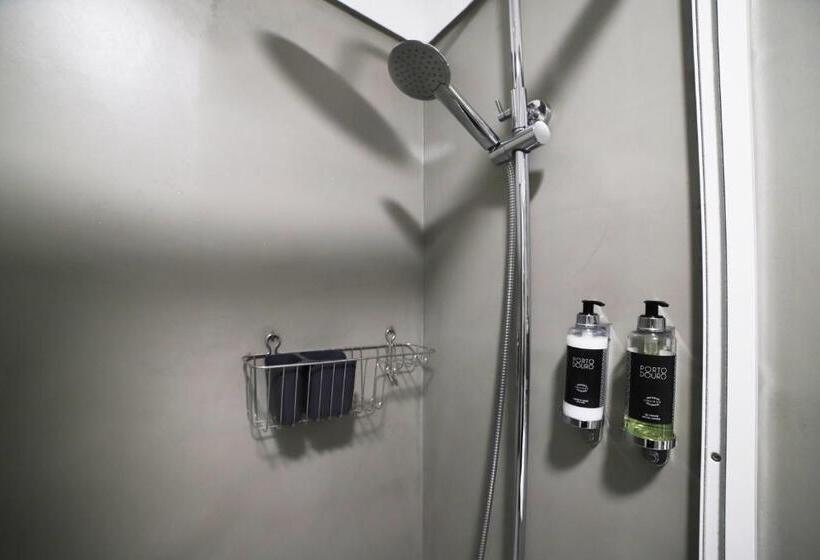 اتاق کلاسیک چهارنفره, Guest House Triunfo