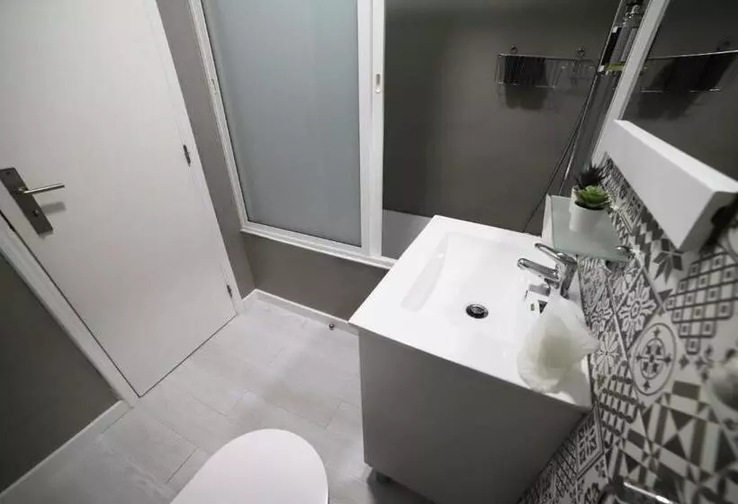 اتاق کلاسیک چهارنفره, Guest House Triunfo