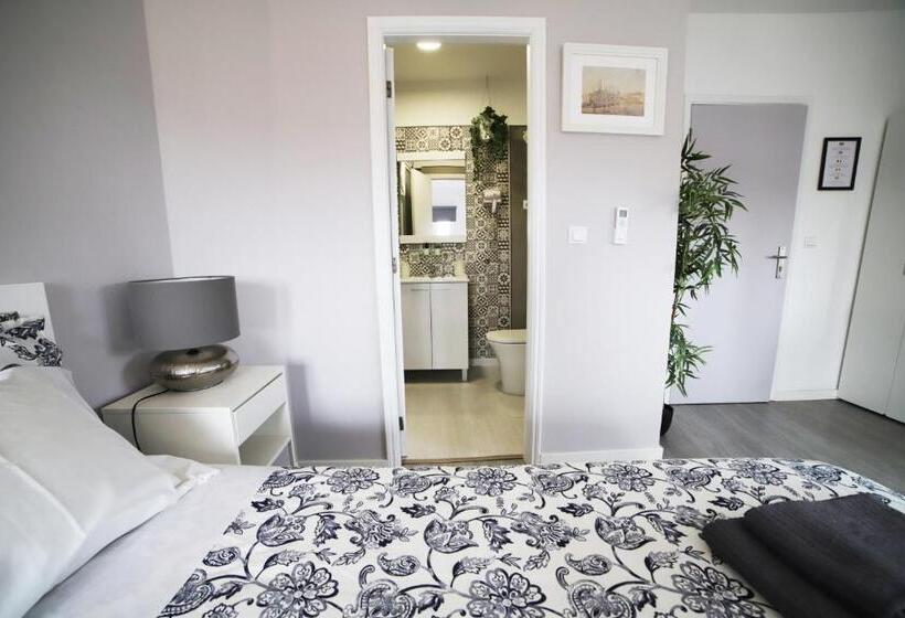 اتاق کلاسیک چهارنفره, Guest House Triunfo