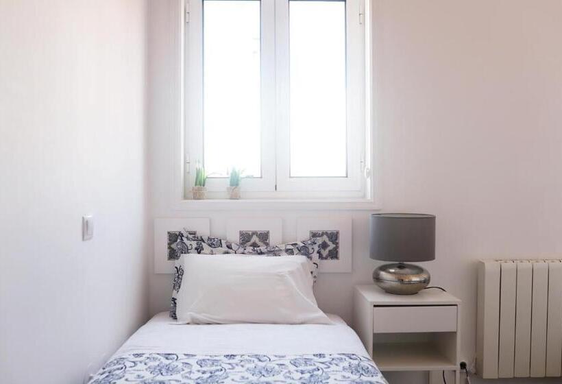 اتاق استاندارد یک نفره, Guest House Triunfo