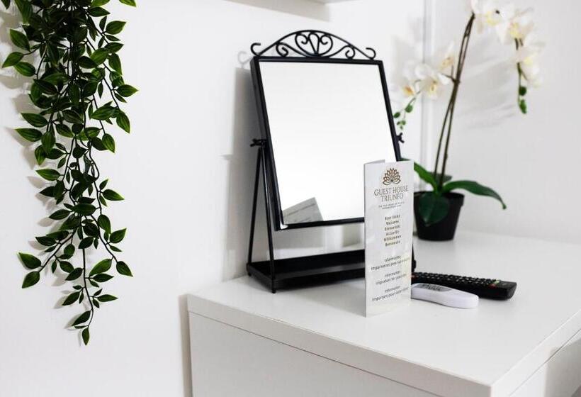 اتاق اینتریور یک تخته, Guest House Triunfo