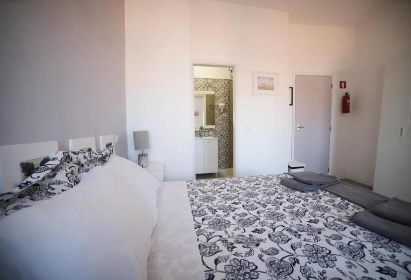 اتاق استاندارد, Guest House Triunfo