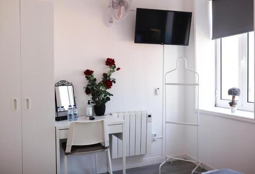 اتاق استاندارد, Guest House Triunfo