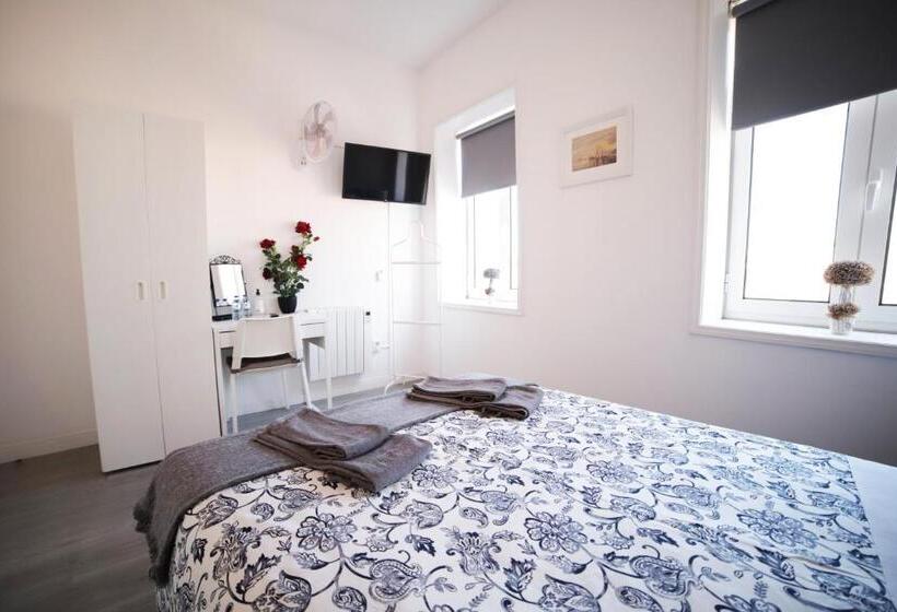 اتاق استاندارد, Guest House Triunfo