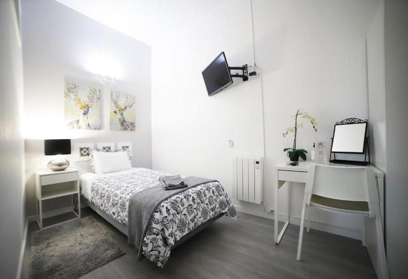 اتاق اینتریور یک تخته, Guest House Triunfo