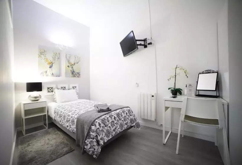 اتاق اینتریور یک تخته, Guest House Triunfo