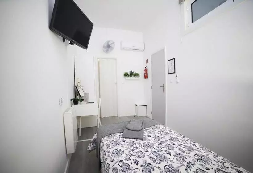 اتاق اینتریور یک تخته, Guest House Triunfo