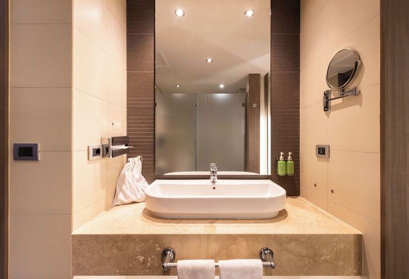 חדר סטנדרט שתי מיטות זוגיות, Holiday Inn Santiago   Airport Terminal, An Ihg