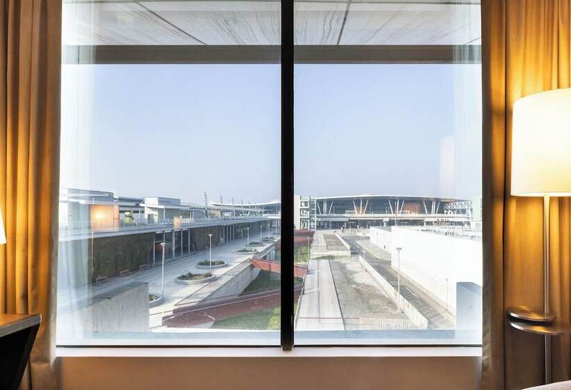 带2个双人床的标准工作室, Holiday Inn Santiago   Airport Terminal, An Ihg