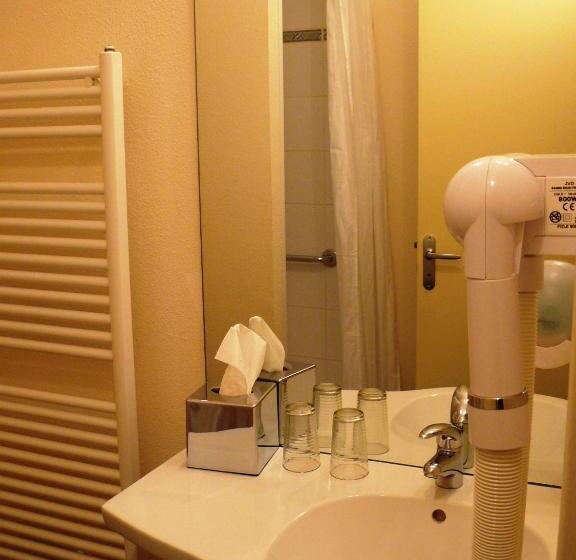 חדר משפחתי מקשר, Le Parc Des Fées