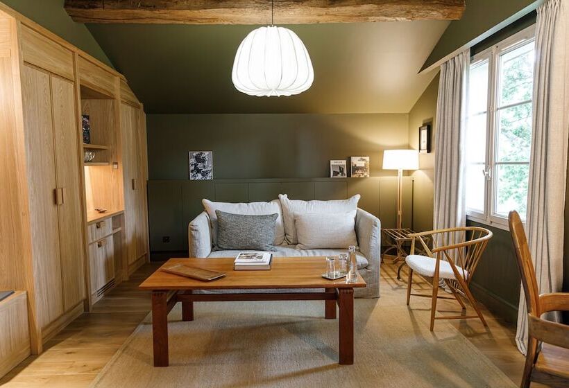 جناح جونيور, Les Sources De Caudalie