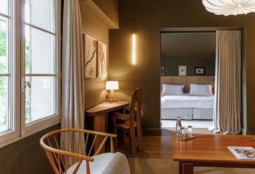 جناح جونيور, Les Sources De Caudalie