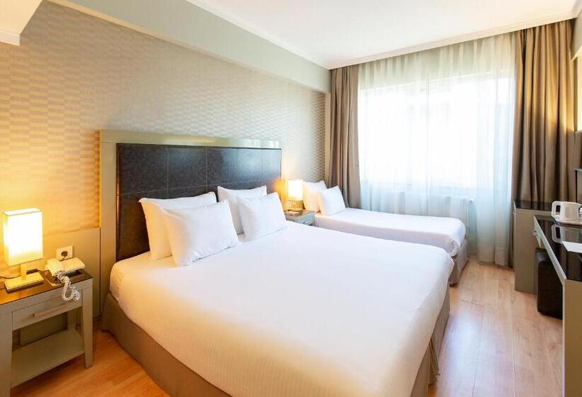 اتاق استاندارد سه نفره, Lino Istanbul