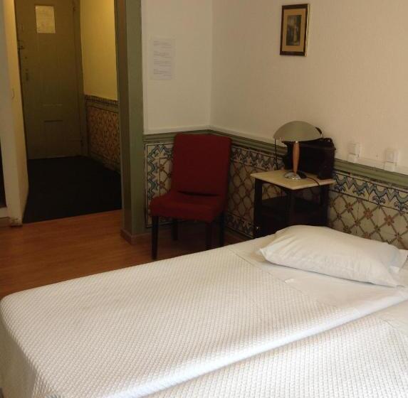 Quarto Estandar Banheiro Compartilhado, New Aljubarrota Guest House