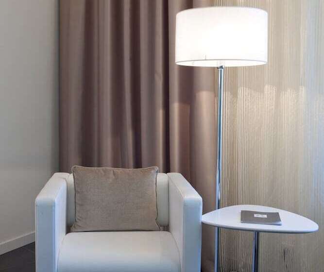 غرفة قياسية, Porta Fira 4 Sup