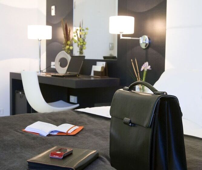 غرفة قياسية, Porta Fira 4 Sup