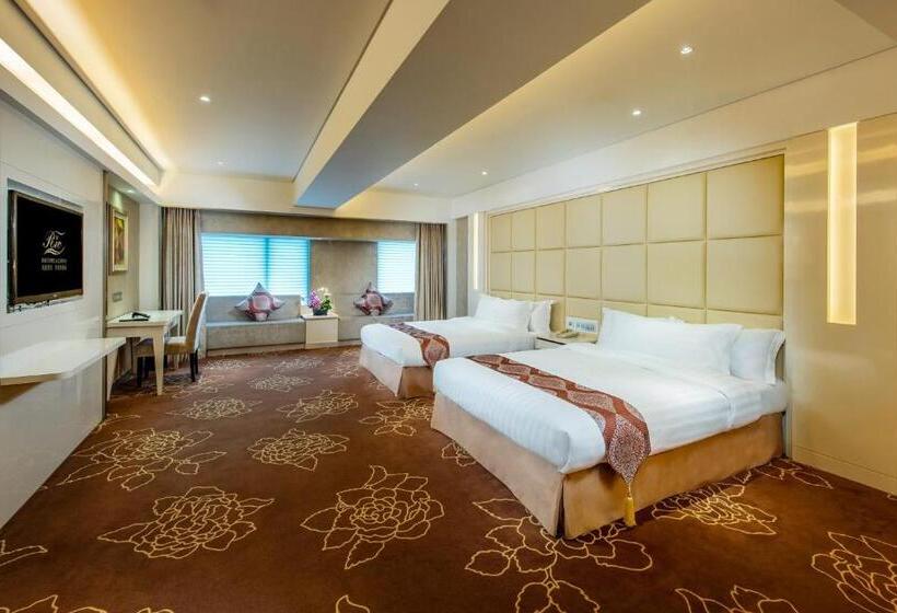 اتاق خانوادگی, Rio