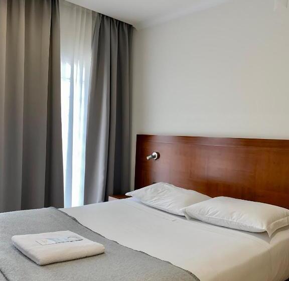 Quarto Estandar, Vila Verde