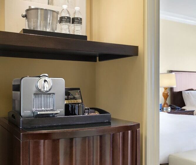 Номер Deluxe, Waldorf Astoria Orlando   An Official Walt Disney World®