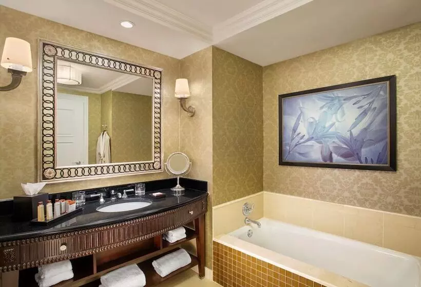 景色の見えるデラックスルーム, Waldorf Astoria Orlando   An Official Walt Disney World®
