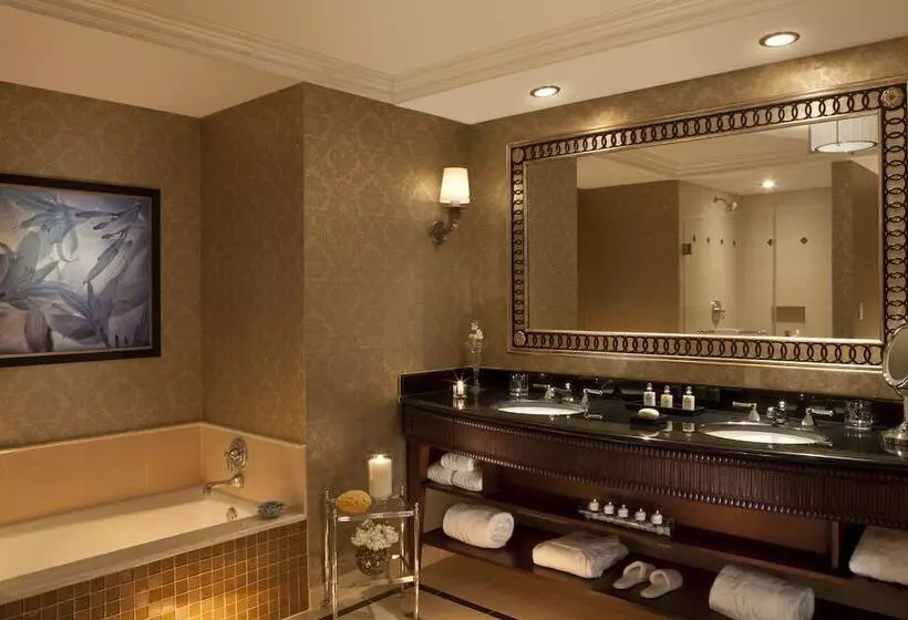 景色の見えるデラックスルーム, Waldorf Astoria Orlando   An Official Walt Disney World®