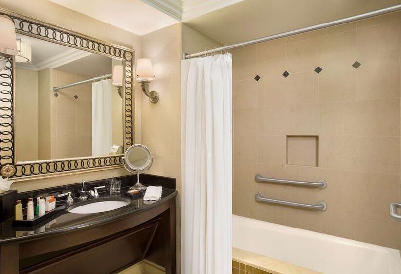 Номер Deluxe с Видом, Waldorf Astoria Orlando   An Official Walt Disney World®