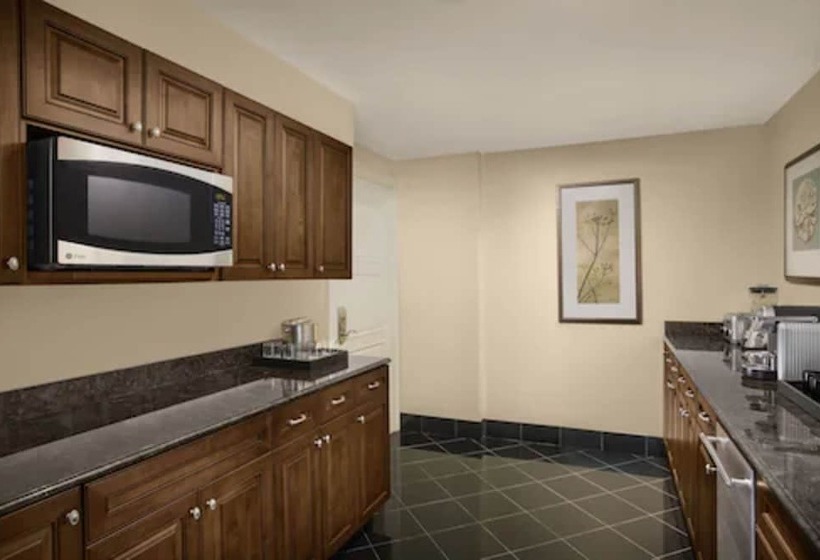 Президентский Люкс, Waldorf Astoria Orlando   An Official Walt Disney World®