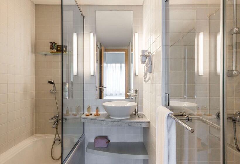 سوییت خانوادگی, Novotel Suites Mall Avenue Dubai