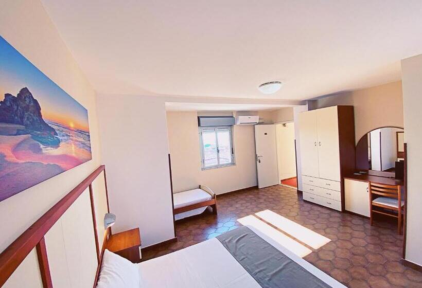 غرفة قياسية ثلاثية, Residence Hotel Felix