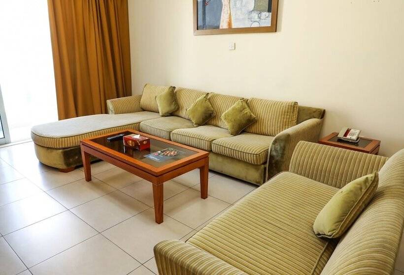 Люкс Real 2 Спальни, Wescott Plaza Hotel Apartments Llc Formerly West Zone Plaza Hotel Apts