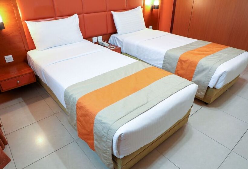 Люкс Real 2 Спальни, Wescott Plaza Hotel Apartments Llc Formerly West Zone Plaza Hotel Apts