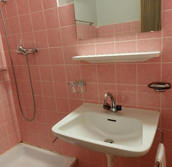 Семейный Номер, B&b Alpenrösli