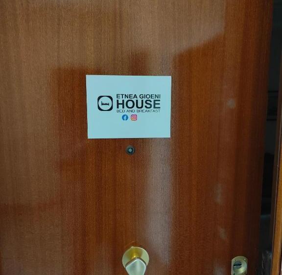 جناح سرير كينج, Etnea Gioeni House Suite
