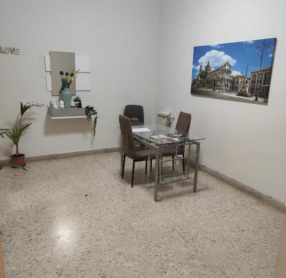 جناح سرير كينج, Etnea Gioeni House Suite