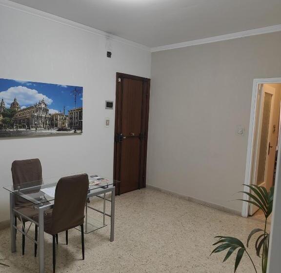 جناح ديلوكس, Etnea Gioeni House Suite
