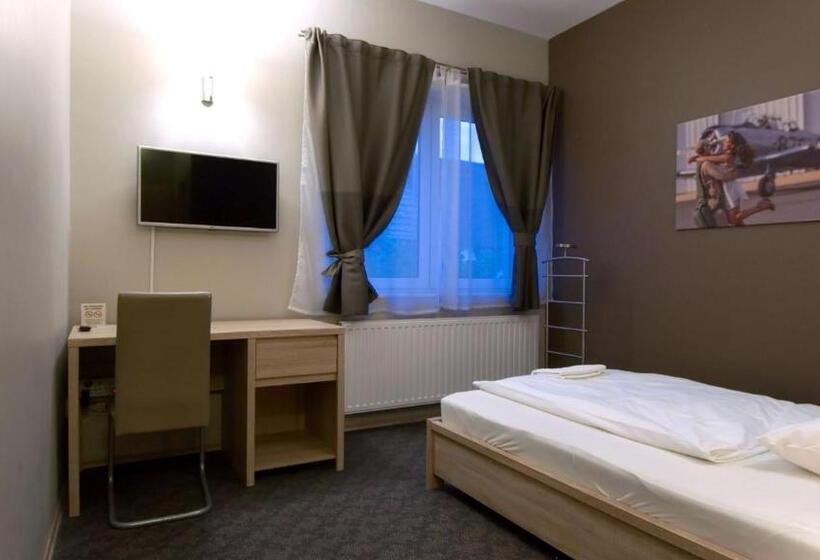 标准单人间, Varga Ház Panzió