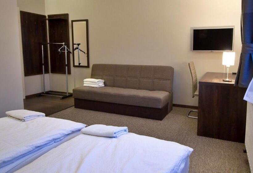 标准三人间, Varga Ház Panzió