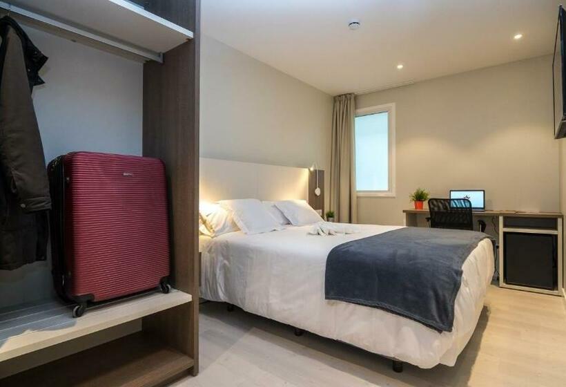 غرفة قياسية, Ciudadela Pamplona