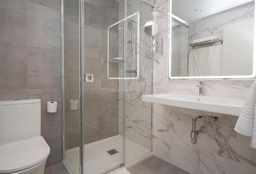 غرفة قياسية, Ciudadela Pamplona