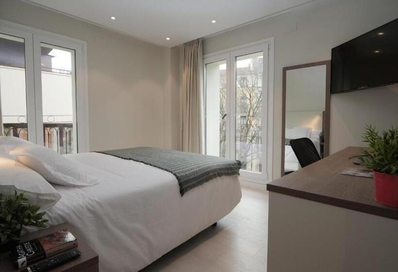 غرفة قياسية, Ciudadela Pamplona