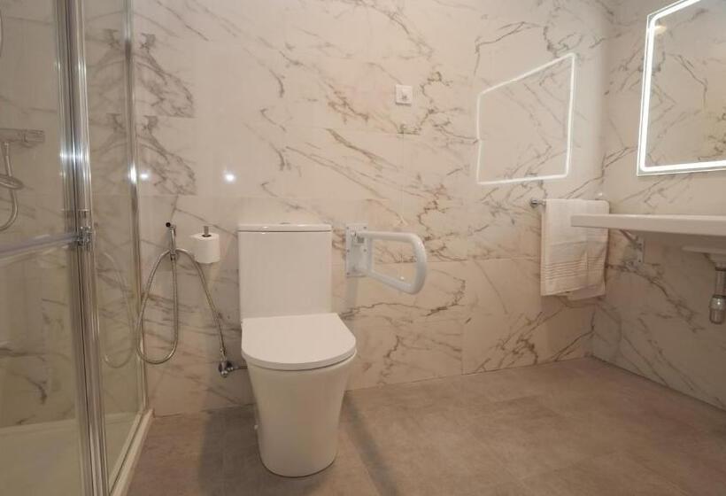 غرفة قياسية, Ciudadela Pamplona