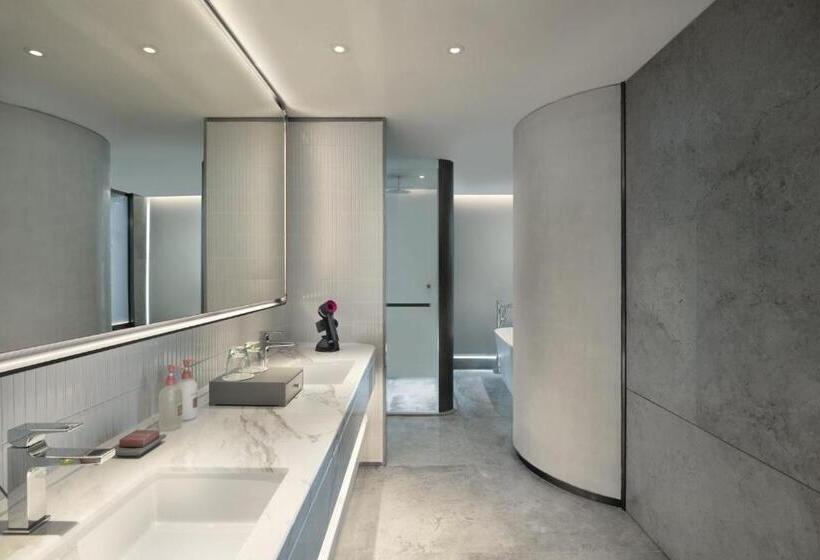 Люкс, Crowne Plaza Wuhan Optics Valley, An Ihg