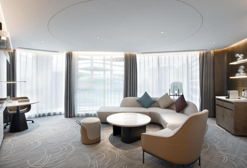 Люкс, Crowne Plaza Wuhan Optics Valley, An Ihg