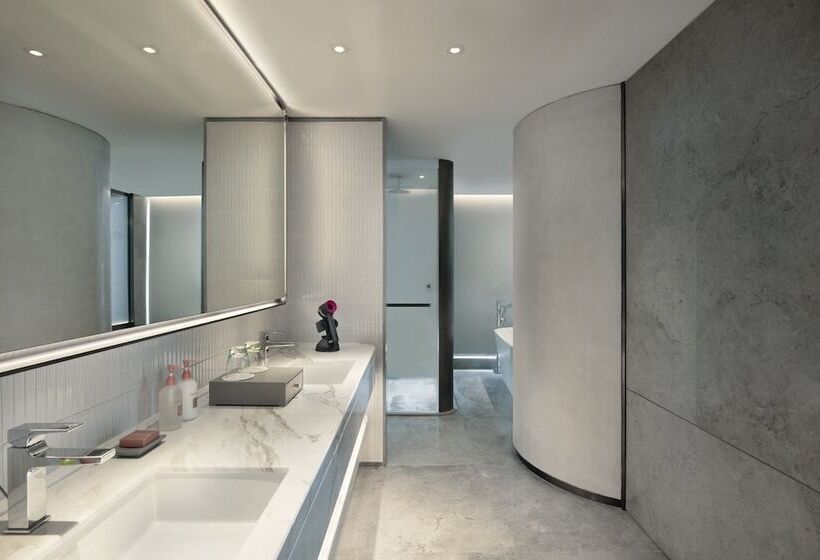 Люкс, Crowne Plaza Wuhan Optics Valley, An Ihg