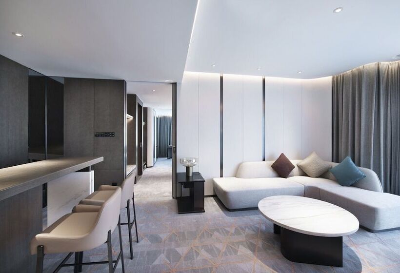 Люкс, Crowne Plaza Wuhan Optics Valley, An Ihg