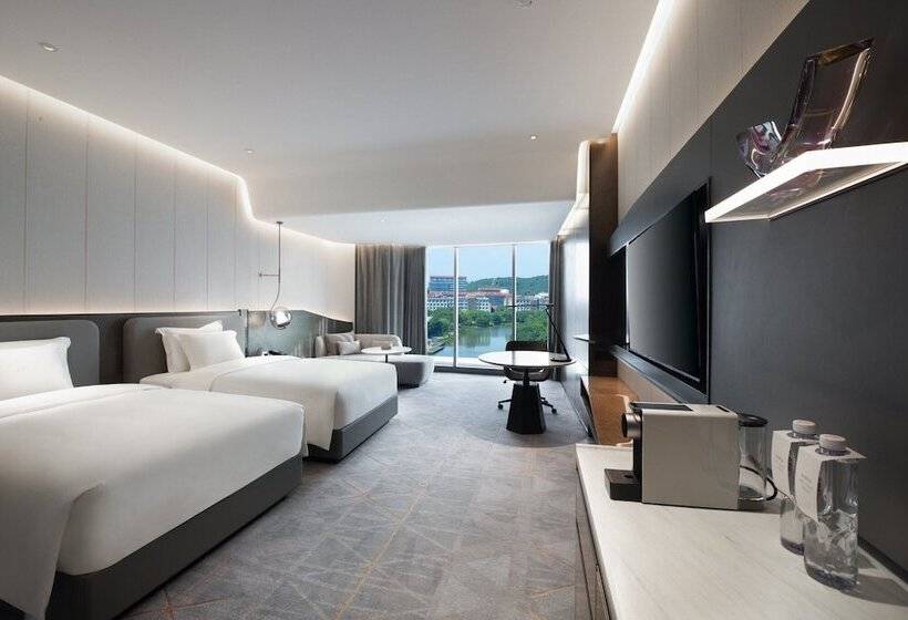 Номер Премиум, Crowne Plaza Wuhan Optics Valley, An Ihg
